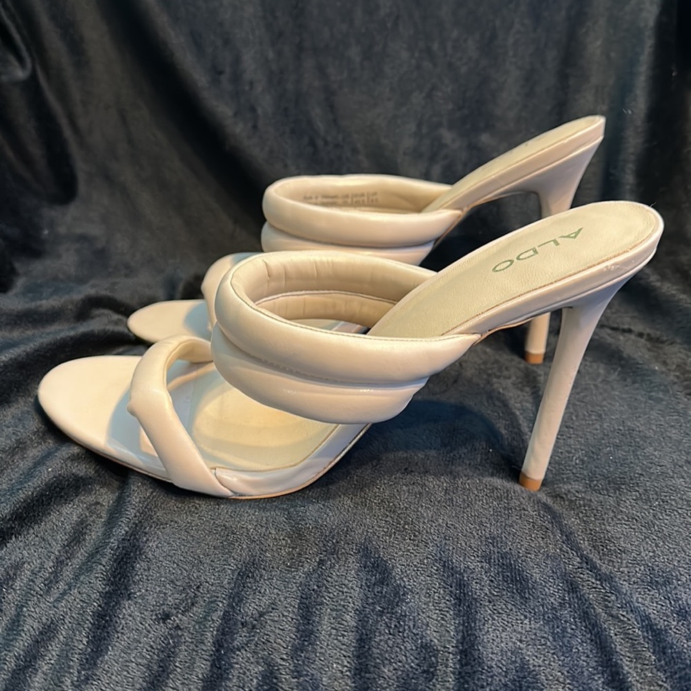 Cream Color Heels - Picture 3 of 5